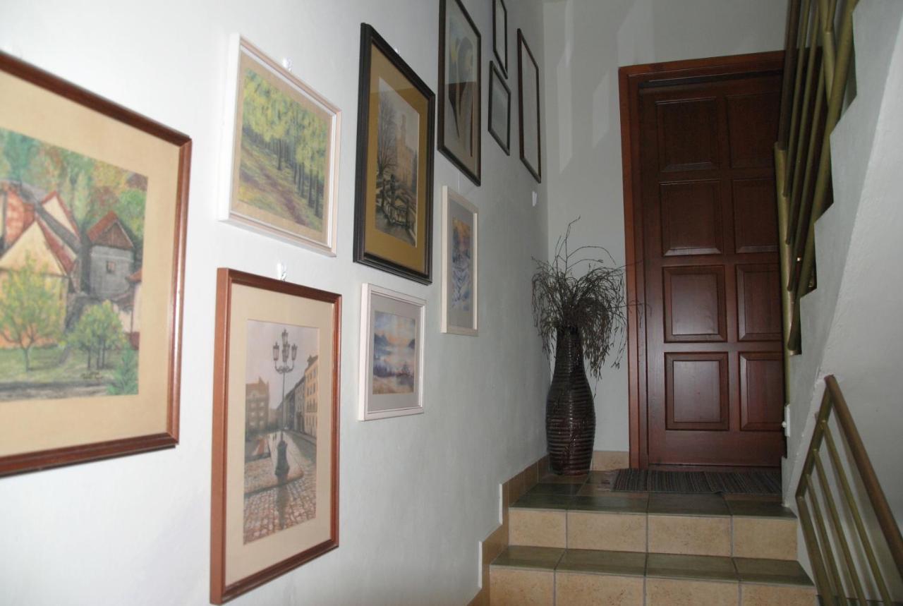 Liptovský Mikuláš Apartments Iris מראה חיצוני תמונה