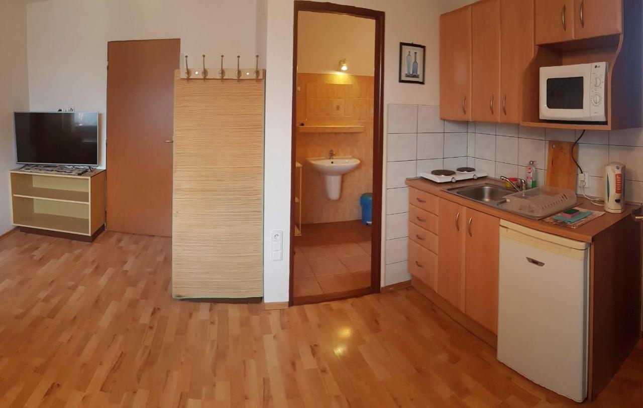 Liptovský Mikuláš Apartments Iris מראה חיצוני תמונה