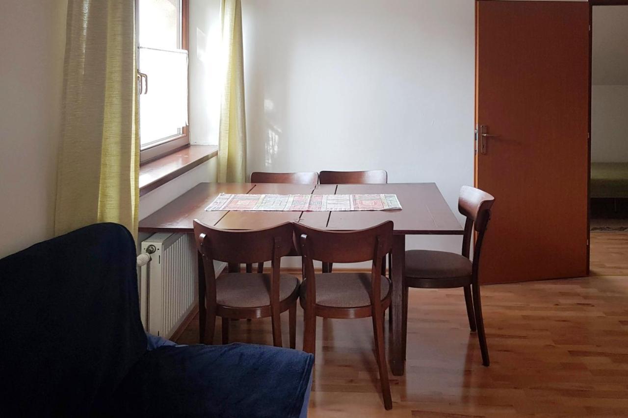 Liptovský Mikuláš Apartments Iris מראה חיצוני תמונה
